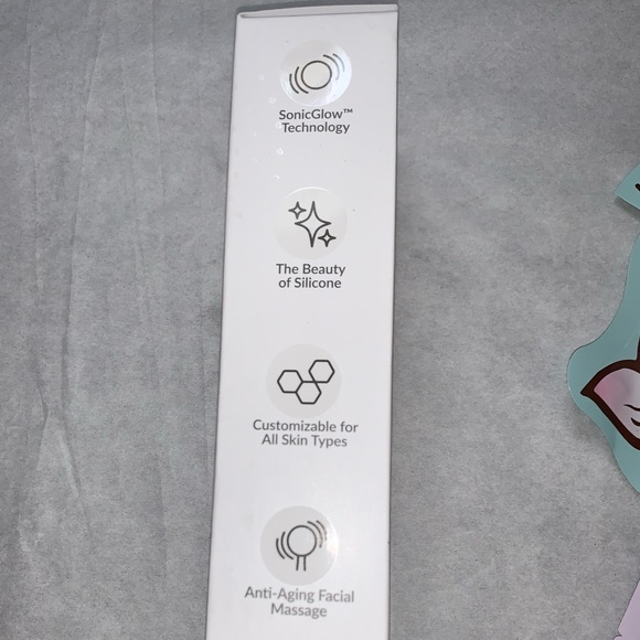 PMB Clean Smart Facial Cleansing Device - Picture 5 of 11